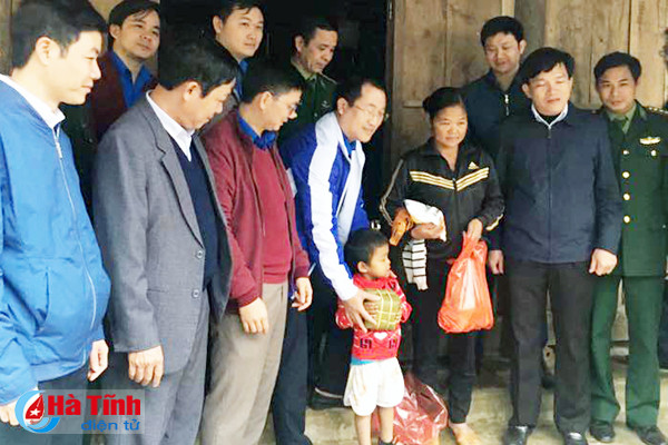 ban rao tre vui tet cham cha boi