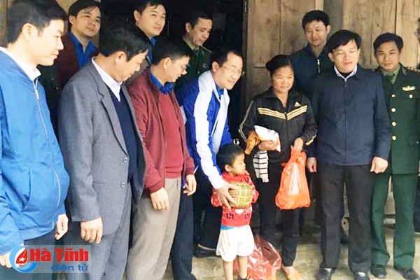 ban rao tre vui tet cham cha boi