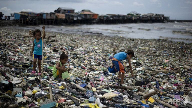 Ống hút nhựa nhỏ bé đang đi vào... dạ dày chúng ta ảnh 2 ong hut nhua nho be dang di vao da day chung ta
