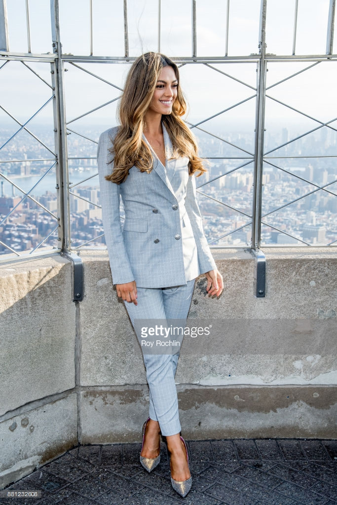 phong cach thoi trang cua hoa hau hoan vu lot top dep nhat nam 2017