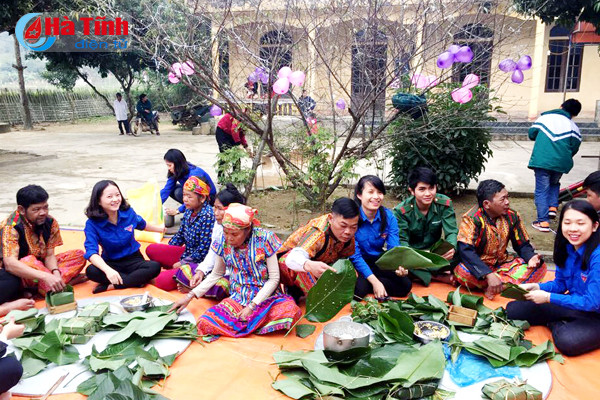 ban rao tre vui tet cham cha boi