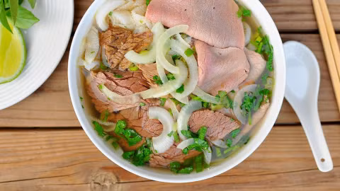 cach nau pho bo ngon cho bua sang nhanh gon day nang luong