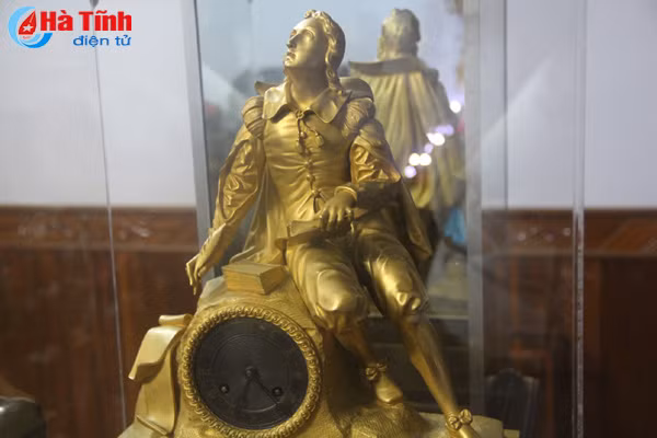 chiem nguong gia tai dong ho co doc la cua bac sy ha tinh