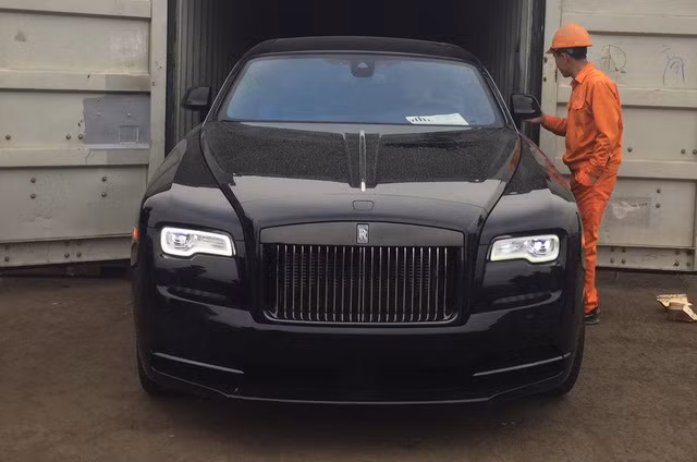 sieu pham rolls royce wraith black badge dau tien ve viet nam