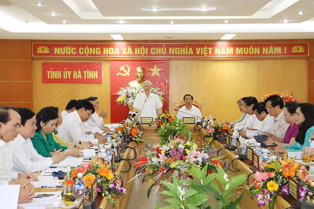 Tổng Bí thư Nguyễn Phú Trọng làm việc với BCH Đảng bộ tỉnh vào chiều ngày 22/4/2016.