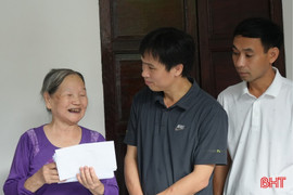 Trao hơn 51 triệu đồng hỗ trợ hoàn cảnh "Vòng tay nhân ái" của Báo Hà Tĩnh