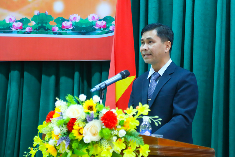 40 cán bộ, công chức, viên chức Hà Tĩnh được cấp chứng chỉ đào tạo tiếng Lào