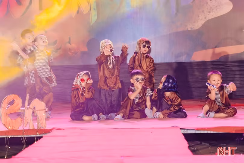 Sôi động đêm hội “Colorful me” của Trường Mầm non Trung Kiên