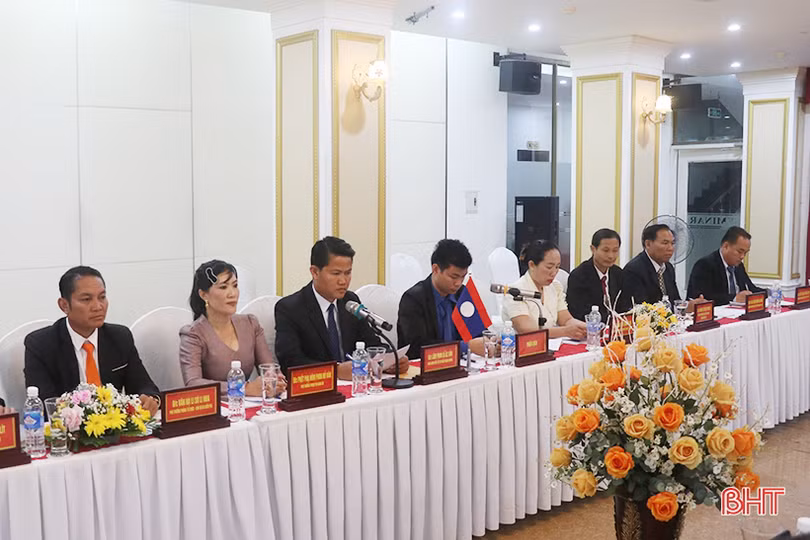 Sở Tư pháp Hà Tĩnh - Khăm Muồn hội đàm về công tác tư pháp