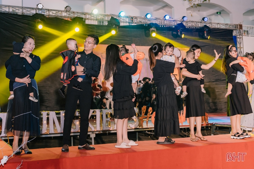 Sôi động đêm hội “Colorful me” của Trường Mầm non Trung Kiên