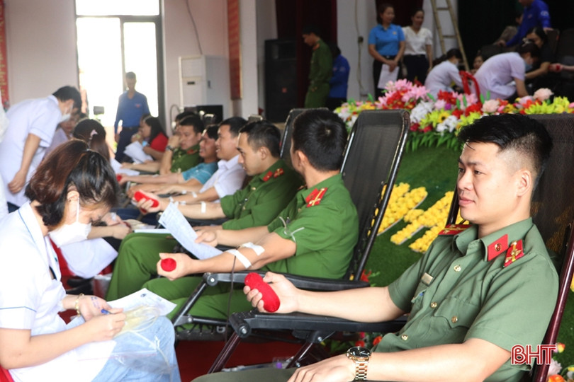 Ngày hội hiến máu nhân đạo ở Vũ Quang thu về 145 đơn vị máu