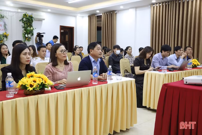 “Cây phóng sự” của Việt Nam chia sẻ kinh nghiệm với các phóng viên ở Hà Tĩnh