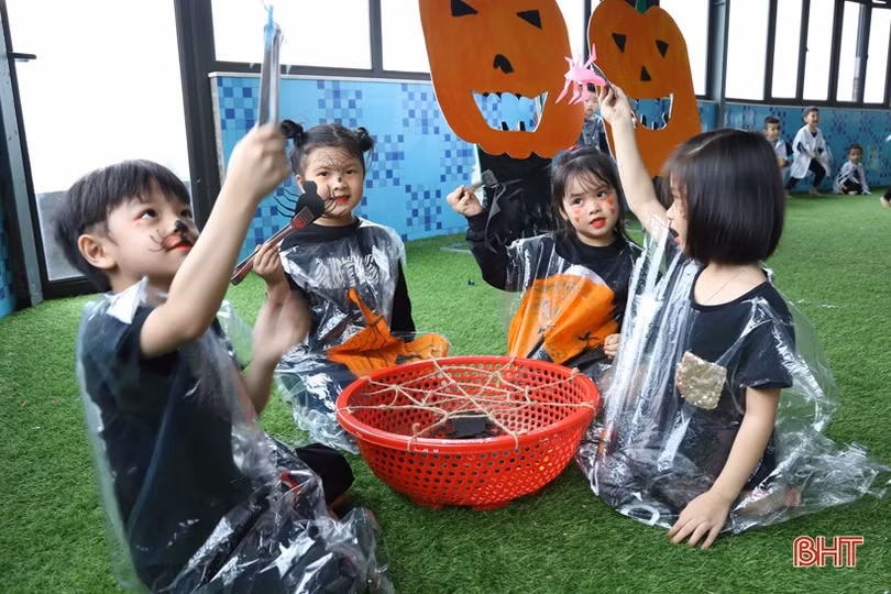 Những khoảnh khắc vui nhộn, đáng yêu của cô và trò Trường Mầm non Trí Đức