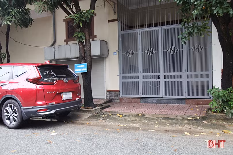 Sớm xử lý tình trạng ô tô “tiện đâu đậu đấy”!