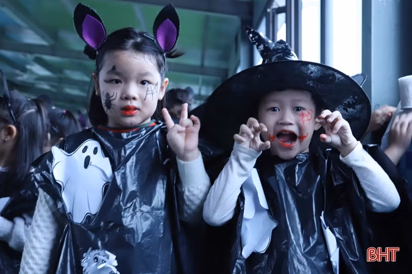 Những khoảnh khắc vui nhộn, đáng yêu của cô và trò Trường Mầm non Trí Đức