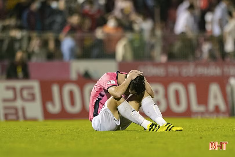 Lối chơi gây bất ngờ của Hồng Lĩnh Hà Tĩnh trong trận gặp Viettel