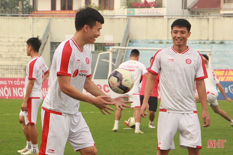 Bùi Tiến Dũng trở lại sân Hà Tĩnh, chuẩn bị đối đầu với đội bóng quê hương