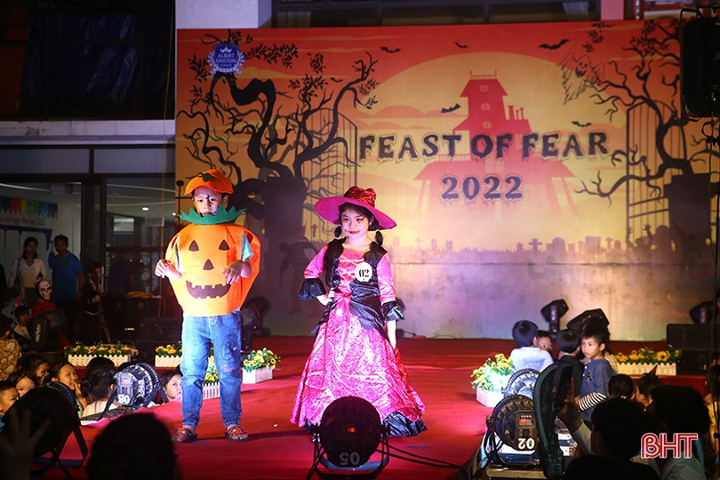 Đêm Halloween đầy sắc màu huyền bí của học sinh Albert Einstein