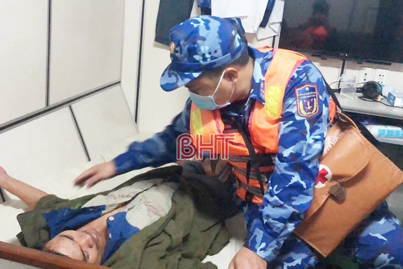 Hà Tĩnh: Tàu vận tải va chạm với tàu cá, 3 thuyền viên mất tích