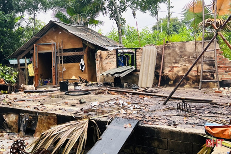 Trao hỗ trợ 16 triệu đồng cho hội viên CCB bị hỏa hoạn ở Hương Sơn