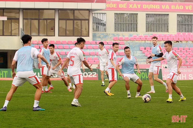 Đối đầu Viettel, Hồng Lĩnh Hà Tĩnh chờ đợi “duyên may” của HLV Nguyễn Thành Công