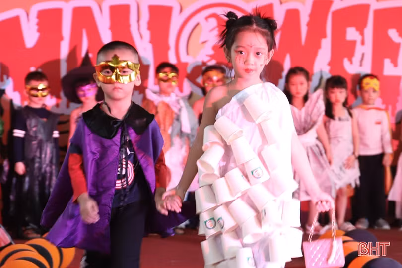 Những khoảnh khắc vui nhộn, đáng yêu của cô và trò Trường Mầm non Trí Đức