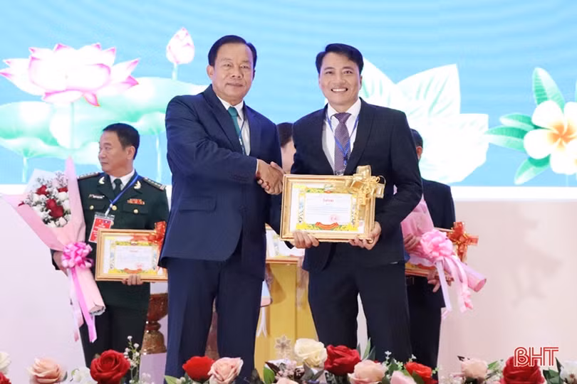 Lãnh đạo Hà Tĩnh dự lễ kỷ niệm hữu nghị Lào - Việt Nam tại tỉnh Khăm Muồn