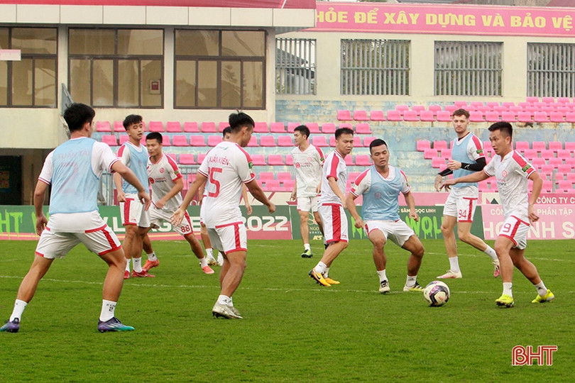 Bùi Tiến Dũng trở lại sân Hà Tĩnh, chuẩn bị đối đầu với đội bóng quê hương