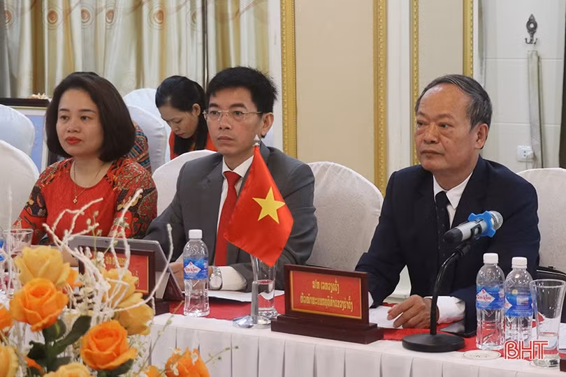 Sở Tư pháp Hà Tĩnh - Khăm Muồn hội đàm về công tác tư pháp