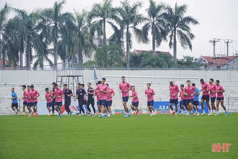 Đối đầu Viettel, Hồng Lĩnh Hà Tĩnh chờ đợi “duyên may” của HLV Nguyễn Thành Công