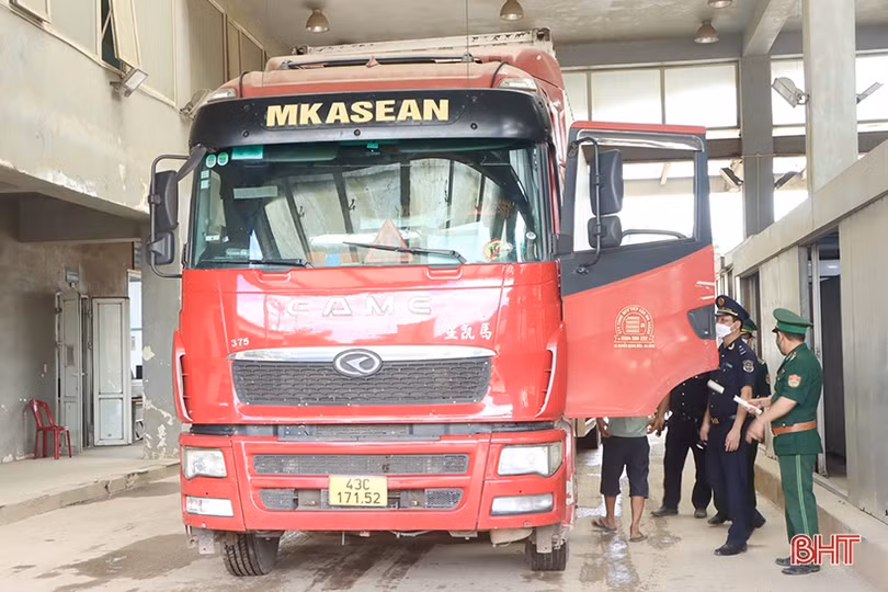 Hải quan Hà Tĩnh “vượt mốc” thu ngân sách 8.000 tỷ đồng