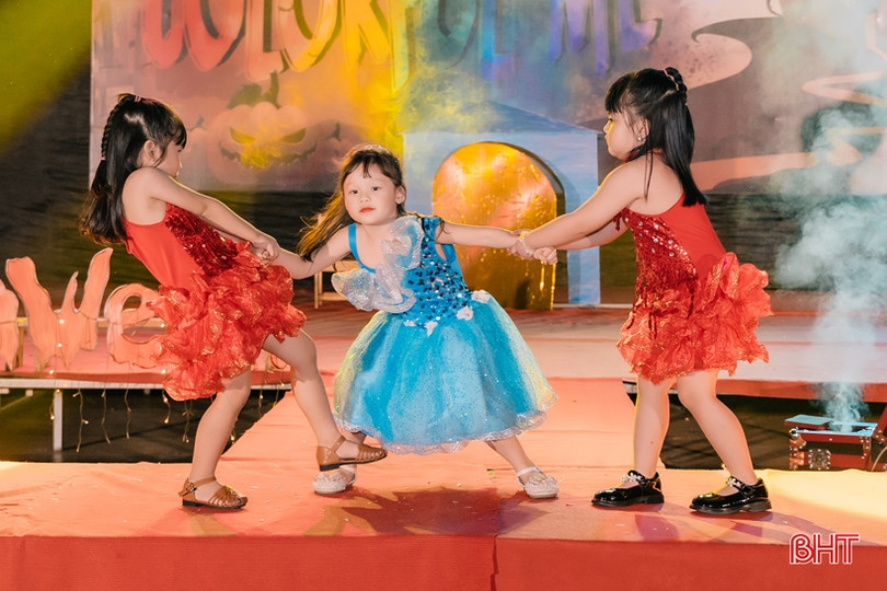 Sôi động đêm hội “Colorful me” của Trường Mầm non Trung Kiên