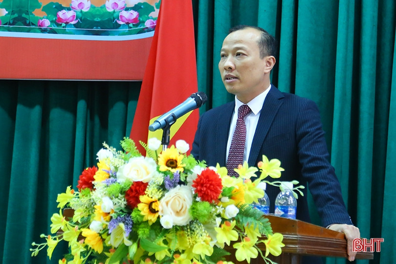 40 cán bộ, công chức, viên chức Hà Tĩnh được cấp chứng chỉ đào tạo tiếng Lào