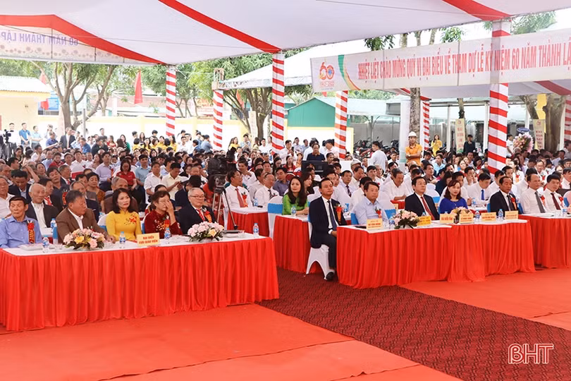 Trường THPT Cẩm Xuyên kỷ niệm 60 năm thành lập