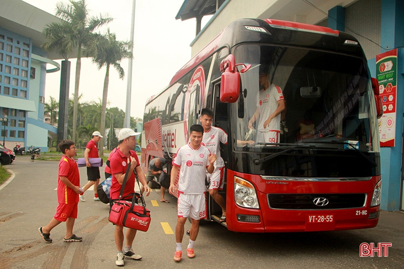 Bùi Tiến Dũng trở lại sân Hà Tĩnh, chuẩn bị đối đầu với đội bóng quê hương