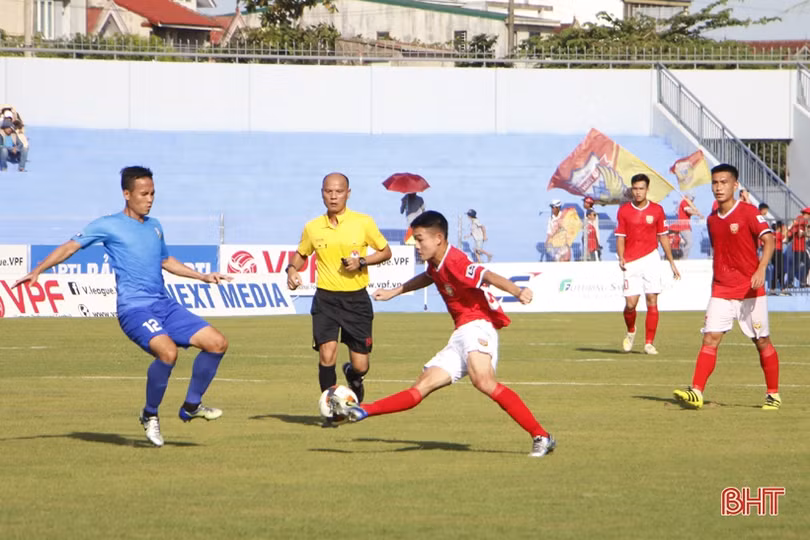 Hàng công thiếu duyên, Hồng Lĩnh Hà Tĩnh thất thủ trước An Giang ngay trên sân nhà