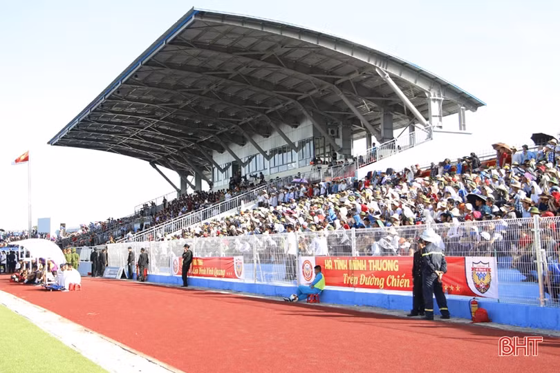 Hàng công thiếu duyên, Hồng Lĩnh Hà Tĩnh thất thủ trước An Giang ngay trên sân nhà