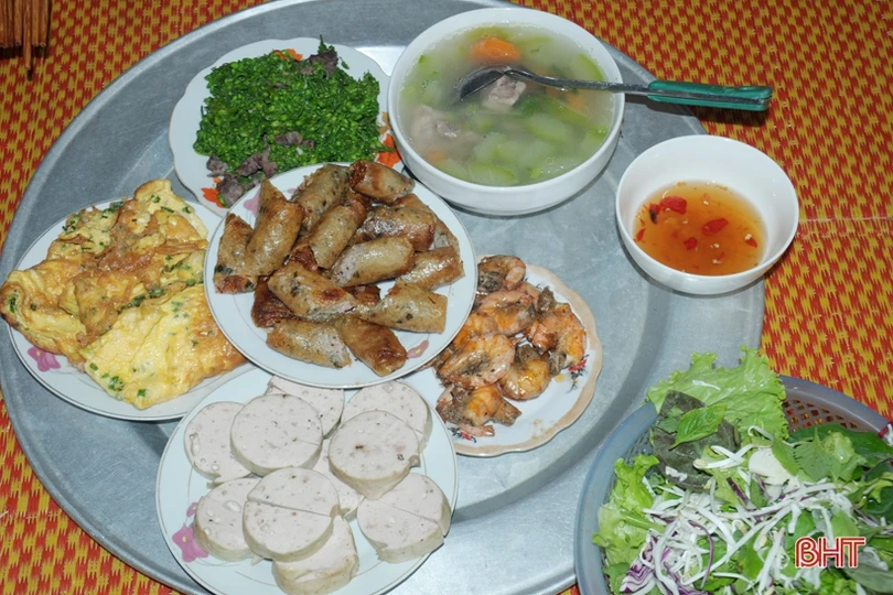 Ấm áp bữa cơm tình nghĩa bên gia đình Mẹ Việt Nam Anh hùng