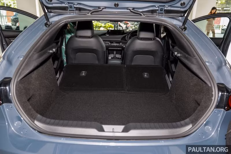 Hình ảnh chi tiết Mazda3 2019 giá gần 800 triệu đồng tại Malaysia