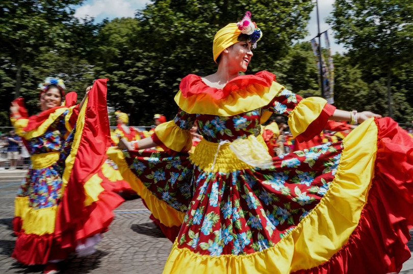 Rực rỡ sắc màu Lễ hội Nhiệt đới ở Paris