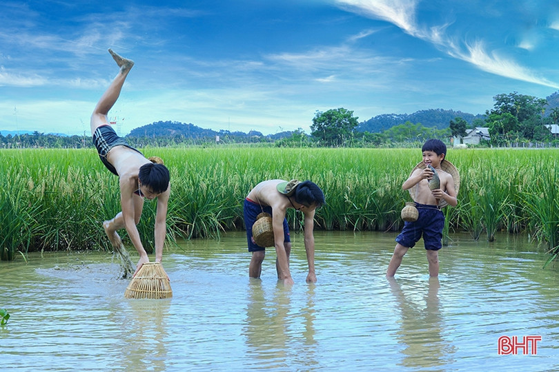 Trở về tuổi thơ cùng những ngày hè thú vị của trẻ em Hà Tĩnh