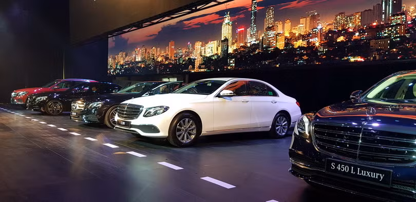 Xe sang đồng loạt ra mẫu mới, nhà giàu Việt sắp đón tin vui Xe sang đồng loạt ra mẫu mới, nhà giàu Việt sắp đón tin vui