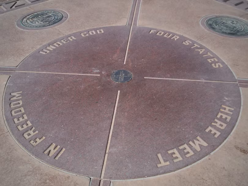 7 bí ẩn không lời giải tồn tại giữa lòng những sa mạc rộng lớn