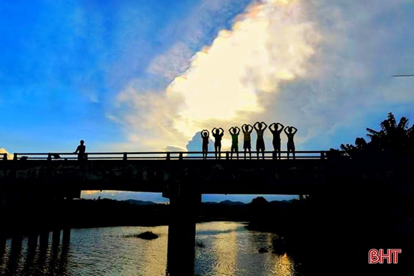 Trở về tuổi thơ cùng những ngày hè thú vị của trẻ em Hà Tĩnh