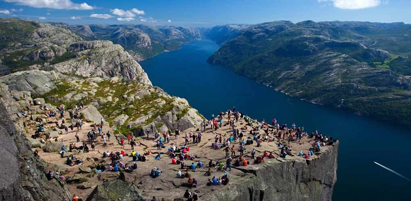 Tới thăm 10 đất nước hạnh phúc nhất thế giới