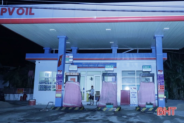 Rừng thông trên 40 năm tuổi ở Hương Sơn bùng cháy lần 2 trong 1 ngày