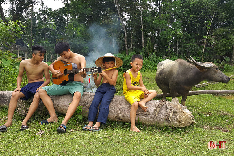 Trở về tuổi thơ cùng những ngày hè thú vị của trẻ em Hà Tĩnh