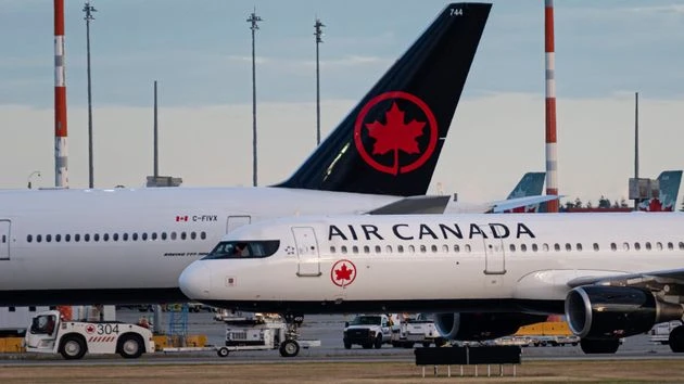 Máy bay chở 284 người đi vào vùng nhiễu động, 35 người bị thương