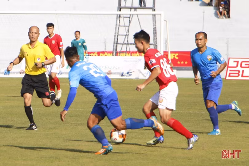 Hàng công thiếu duyên, Hồng Lĩnh Hà Tĩnh thất thủ trước An Giang ngay trên sân nhà