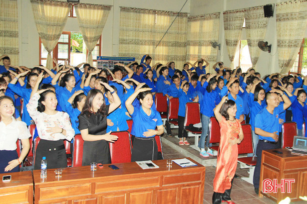 Chuyên gia “bật mí” cách giữ lửa hạnh phúc cho cán bộ đoàn ở Nghi Xuân